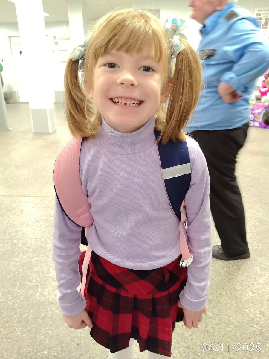 Выпал первый молочный зуб на днях 🦷