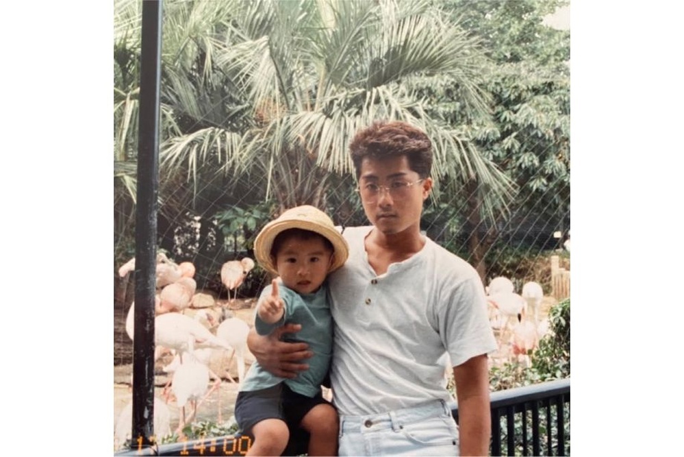 Наоя Иноуэ в детстве с отцом.