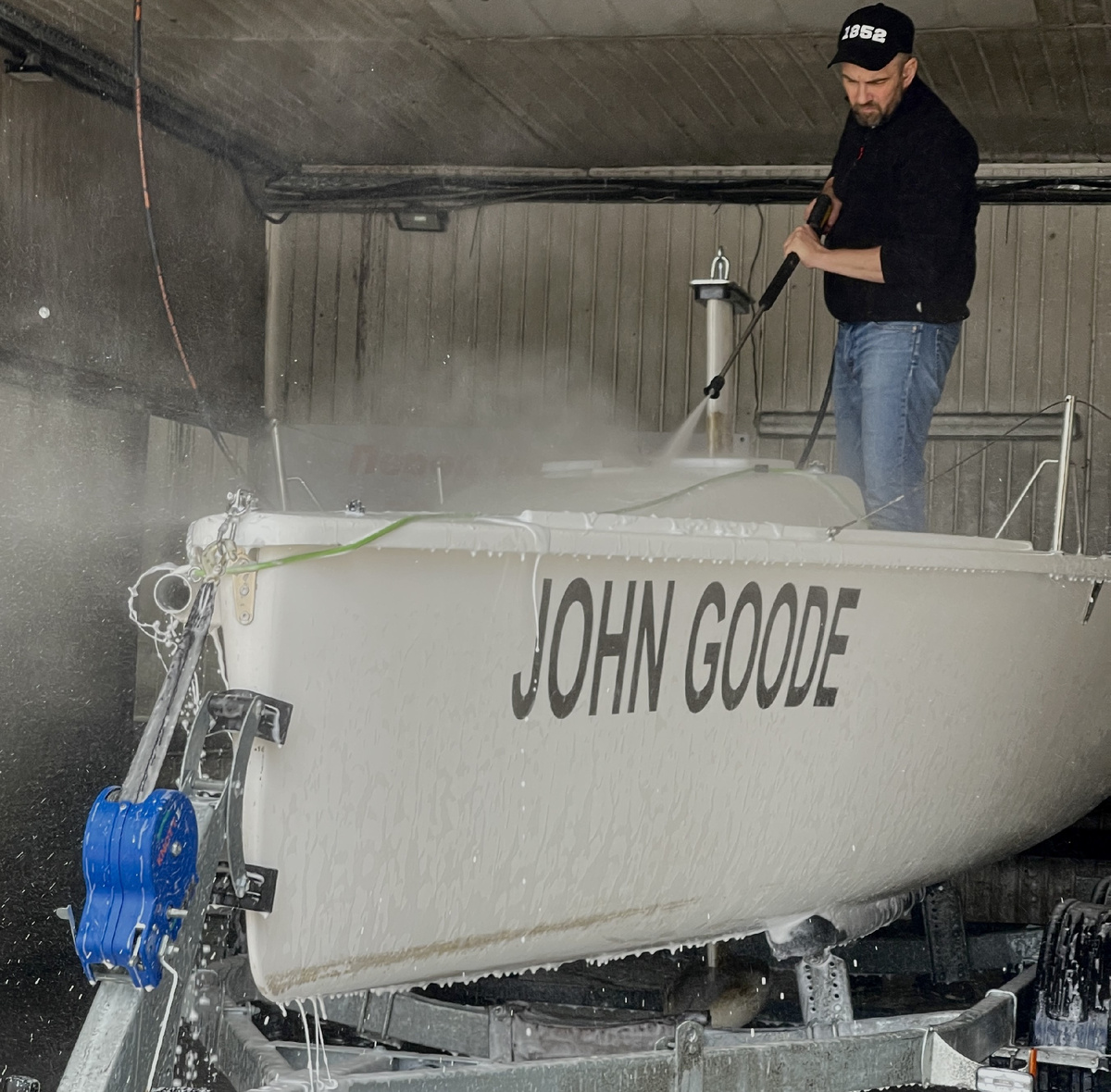 Подготовка корпуса судна к зимней консервации