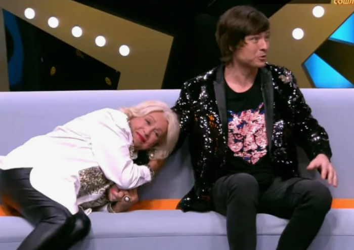 Людмила Поргина продолжает ходить по ток-шоу.Людмила Поргина продолжает ходить по ток-шоу.