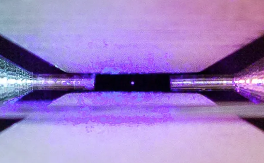 Атом цезия. Фото выполнено Дэвидом Нэдлингером