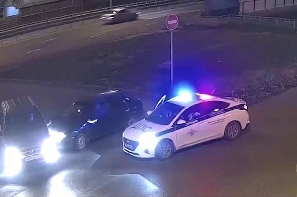    Остросюжетную погоню за сбежавшим с места ДТП волгоградцем выложили в Сети