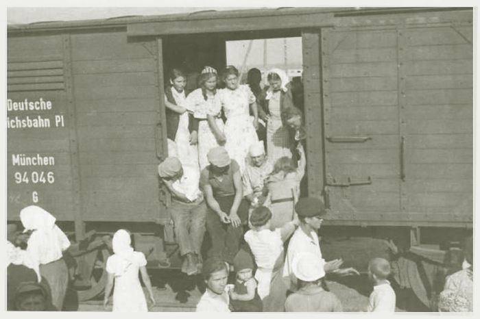 1942 год, увоз молодёжи в Германию