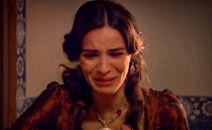 Повелитель. У меня одна беда. И произошло она давно. Это мука будет лишней вашей любви и ласки. Но хочу, чтобы Вы знали, я терпеливо и рабски жду.