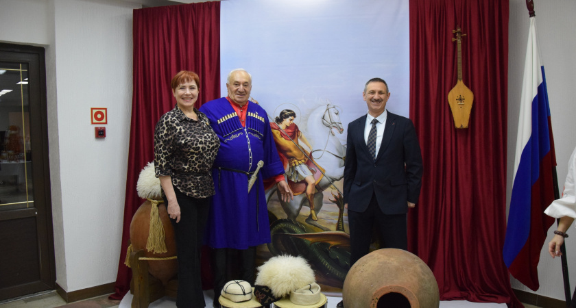    В Ухте отметили день Георгия Победоносца праздничным концертом и народными танцами