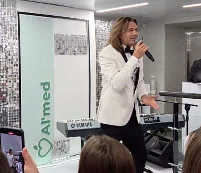 Кадр из видео с вечеринки. Источник: @dmitry_malikov_official @dmitry_malikov_fan