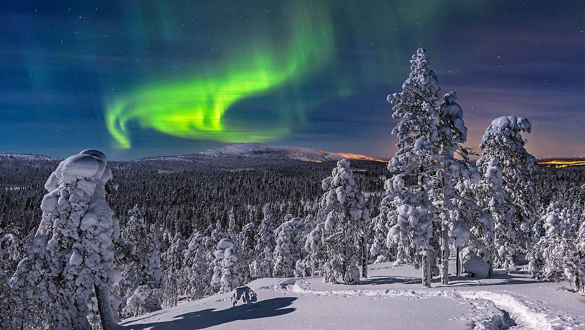 Название «Лапландия» происходит от устаревшего экзонима «лопари» или «лапландцы», которым в прошлом называли саамов — коренного народа этого региона.