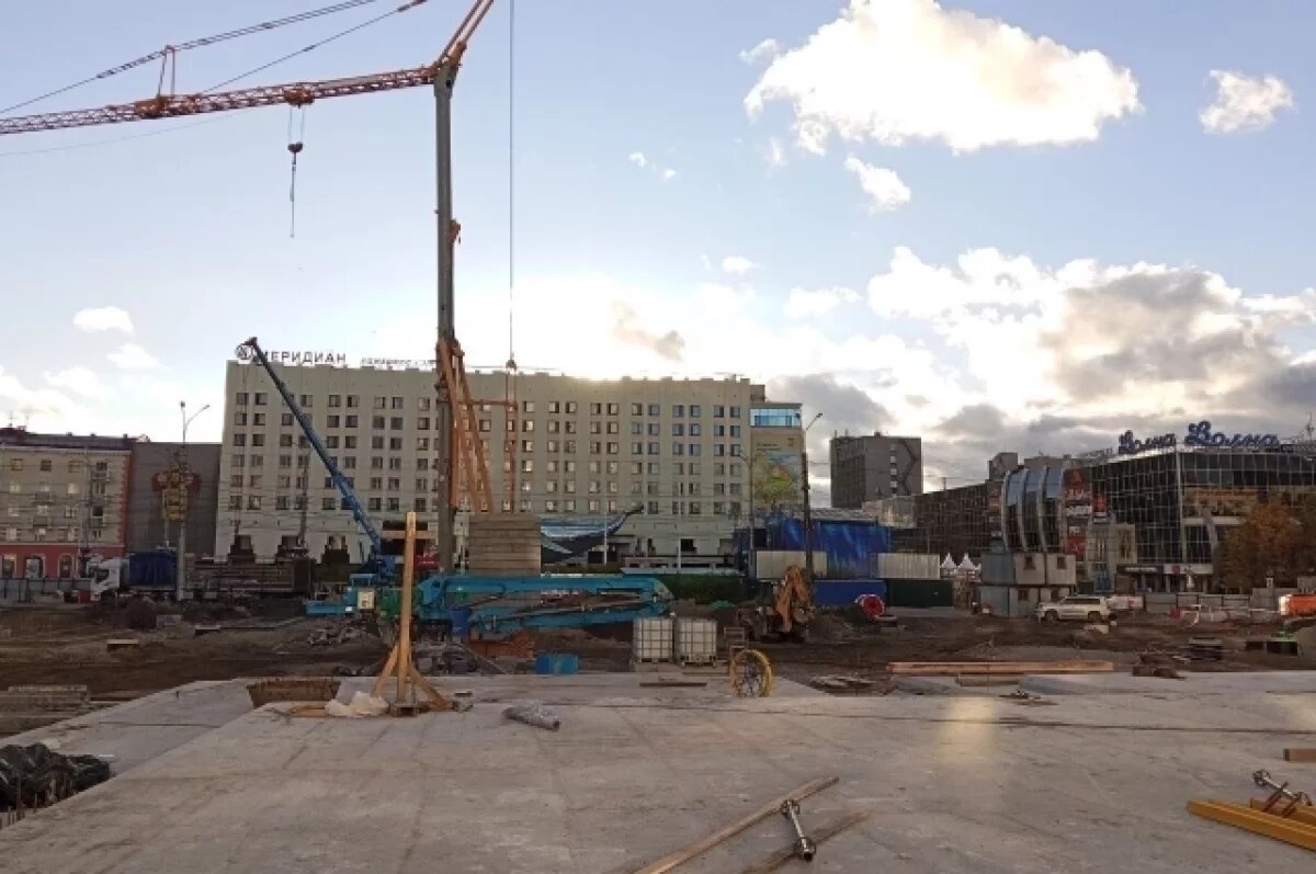    Укладку архитектурного бетона начали на площади Пять Углов в Мурманске