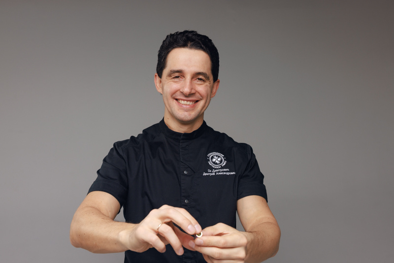 Фотография взята с сайта стоматологии Дмитрович Фэмили https://www.dmitrovich.ru/