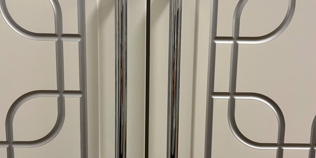 Мебель с серебряной патиной: стиль и особенности