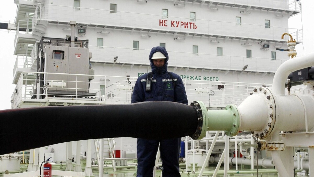 Загрузка танкера нефтью на Морском перегрузочном комплексе. Фото: Валерий Мытыцин, ТАСС