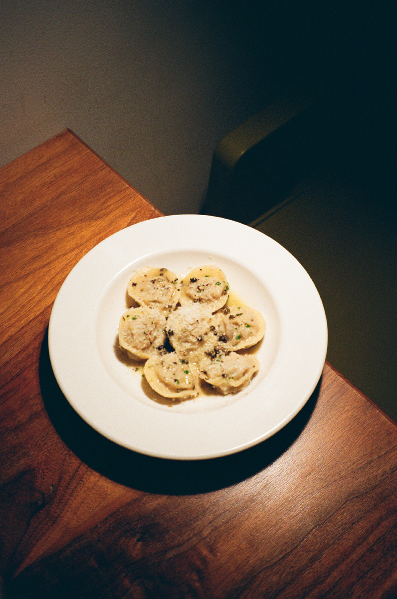 Каждые выходные, придумываю специальное блюдо у себя в ресторане. 
