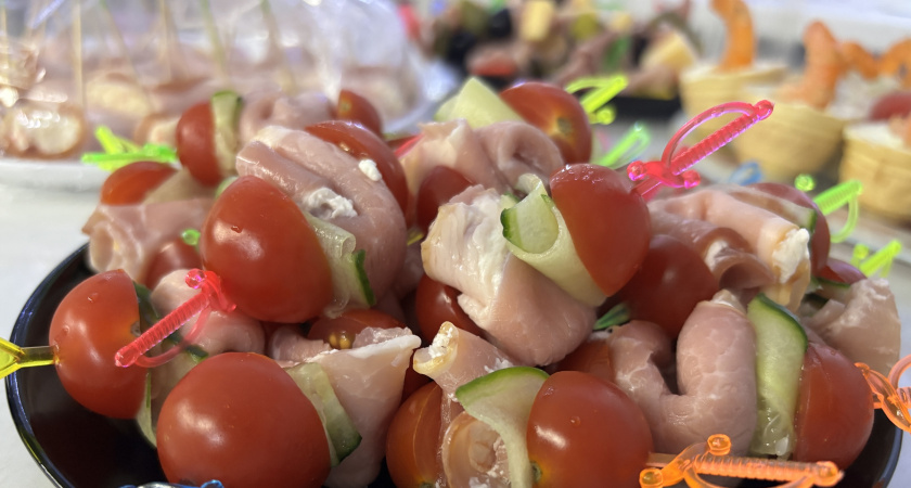    Новый год без стресса: что подарить, как украсить елку и что поставить на стол — Огненная лошадь будет в восторге