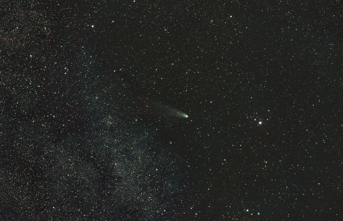 Комета C/2023 A3 26 ноября 2024 года, фото Питера Карсона
