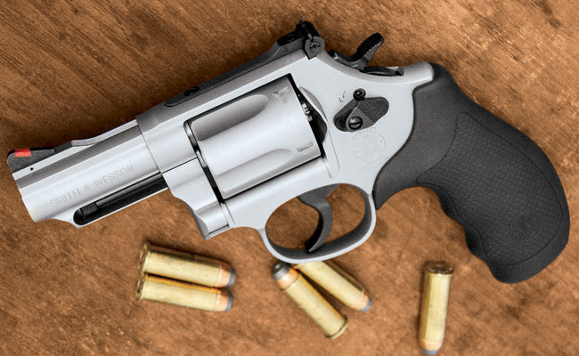 Компания Smith & Wesson выпустила новое дополнение к линейке Combat Magnum — модель .44 Magnum с длиной ствола 2,75 дюйма.