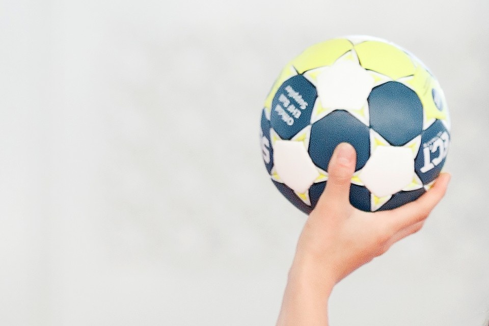   Дмитрий АХМАДУЛЛИН