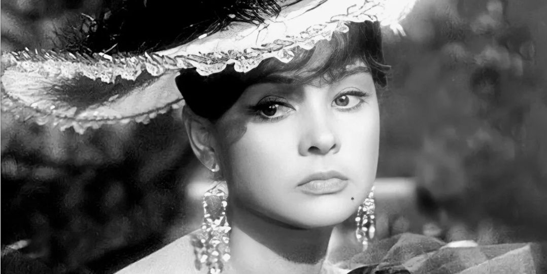 Если тебе льстят, значит, готовься к удару... Жизнь Людмилы Гурченко в ожидании счастья...