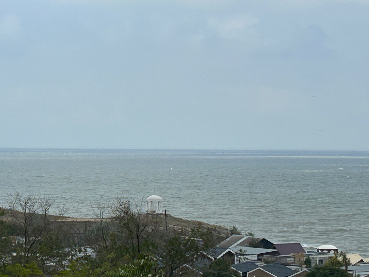 Щёлкино в дождливую погоду 