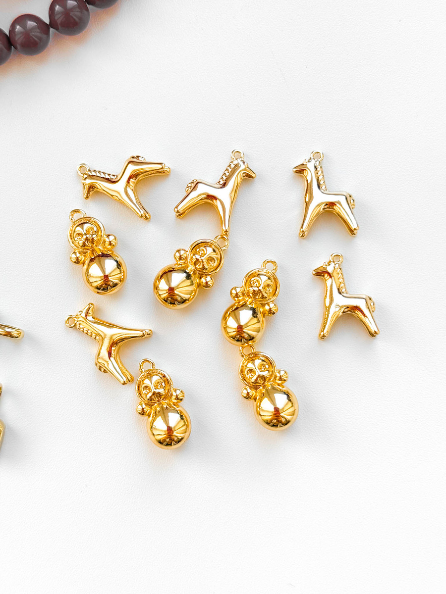 Матрешки и лошадки - новый тренд в украшениях 