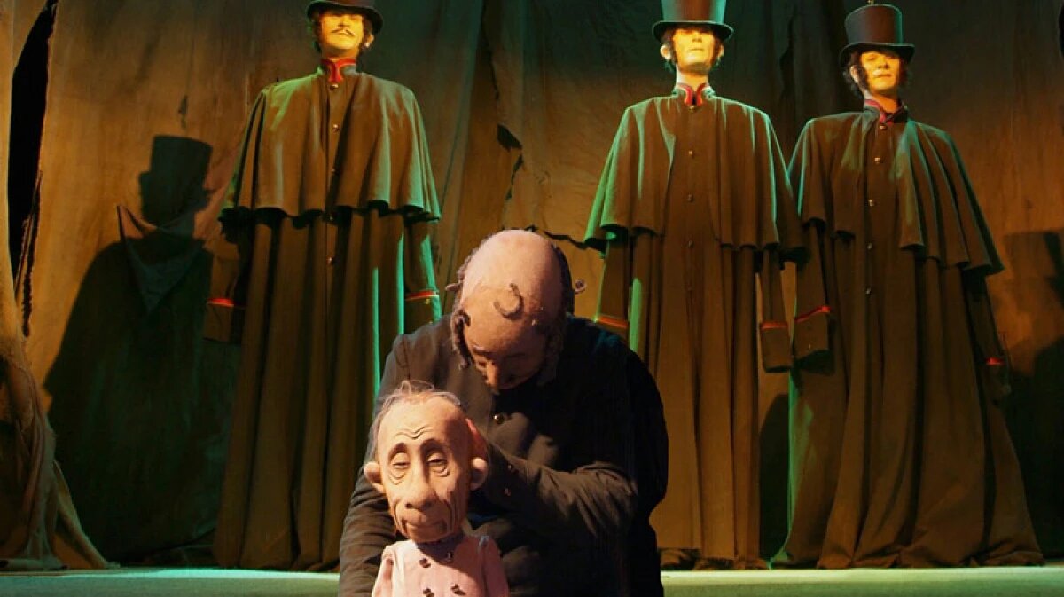 Воронежский театр кукол. "Шинель" (2013) Фото из открытых источников