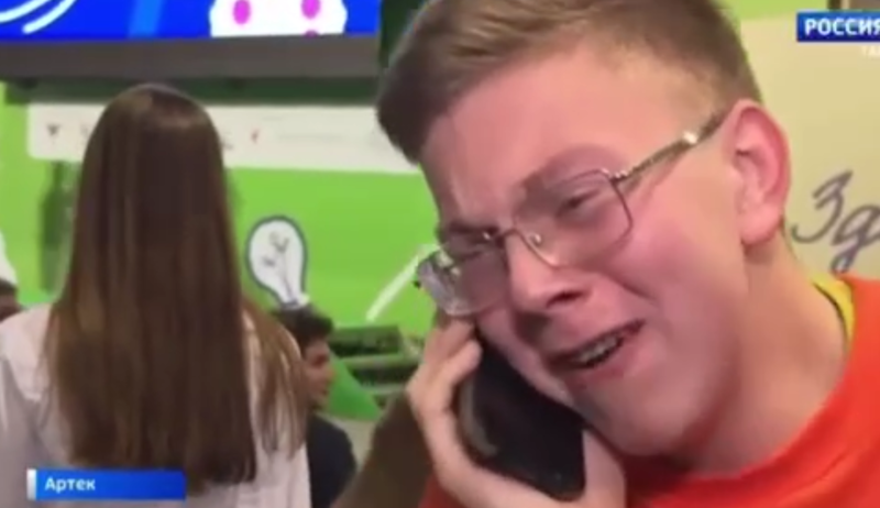    Кирилл радуется победе. Скриншот: Телеграм-канал "Петя Первый"