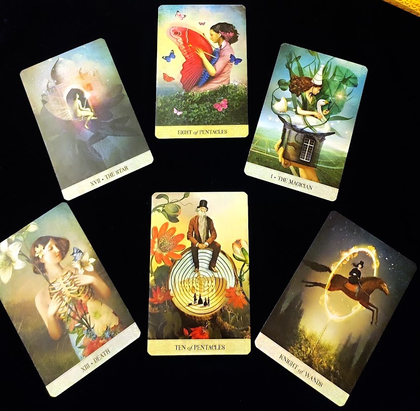 РАСКЛАД ДЛЯ ВОДОЛЕЕВ НА ТАРО МИСТИЧЕСКИХ МОМЕНТОВ