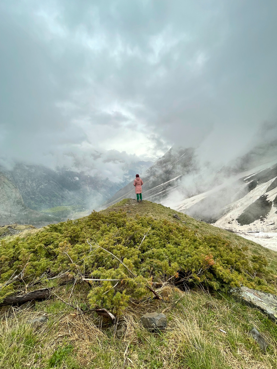 Сказский ледник, Цейское ущелье, Северная Осетия, май 2022
