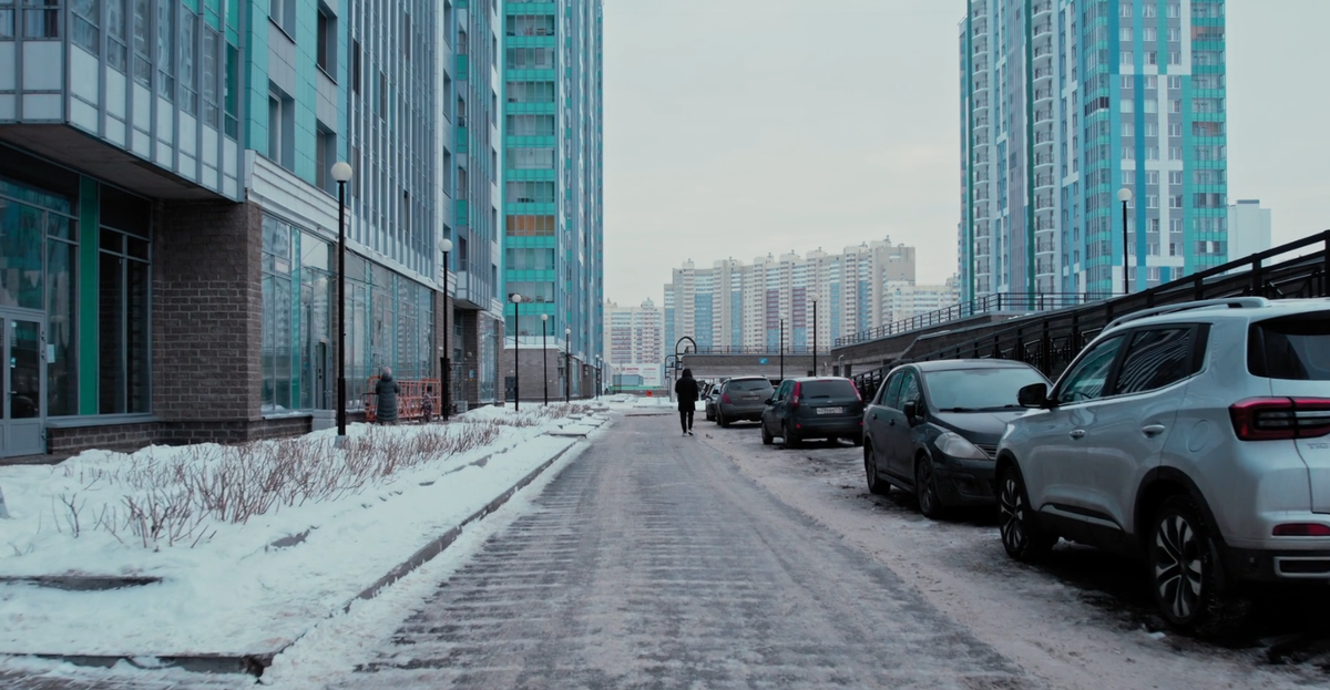 Проверить продавца нужно обязательно. Иначе он уйдет с деньгами, а если возникнут проблемы, вряд ли он чем-то поможет.