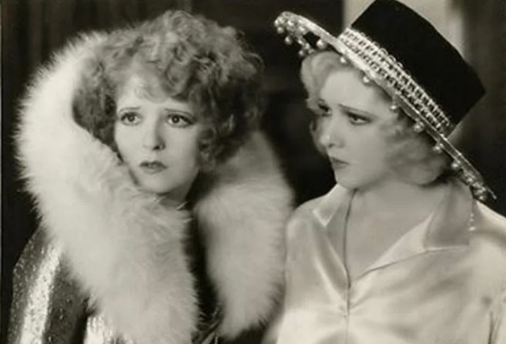 Клара Боу и Дикси Ли (справа) в фильме "Без ограничений"