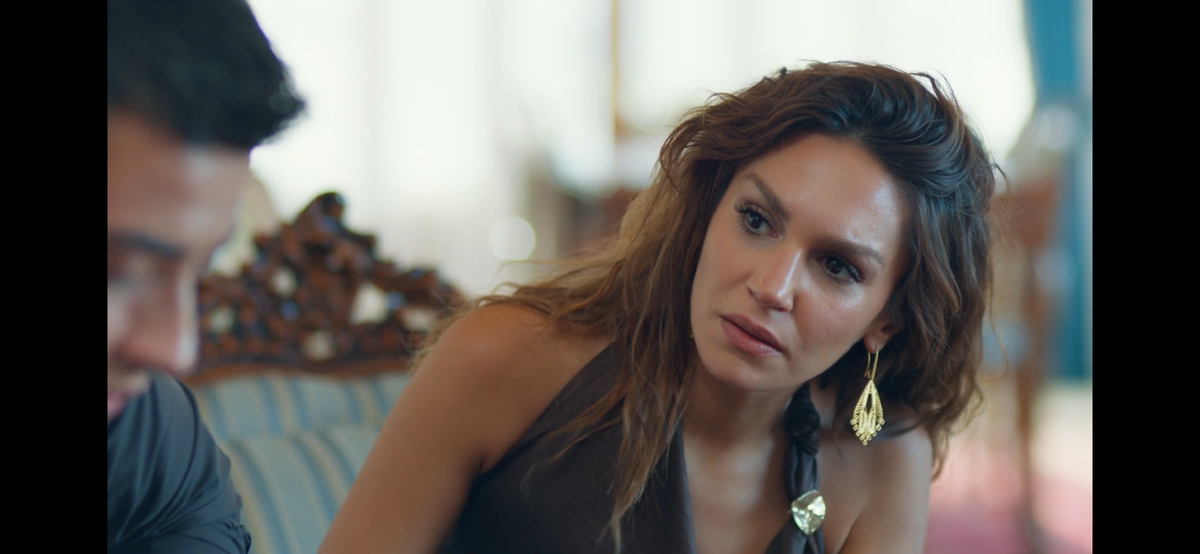 Стоп кадр из сериала «Далёкий город»