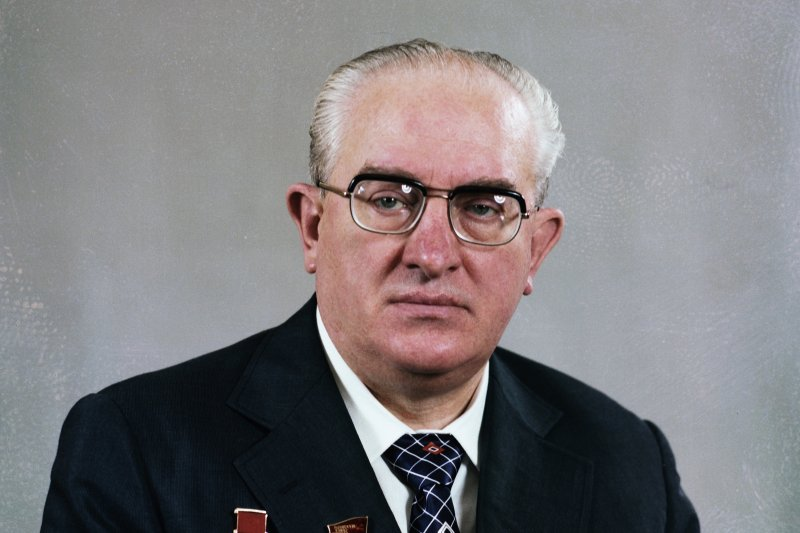 Юрий Андропов