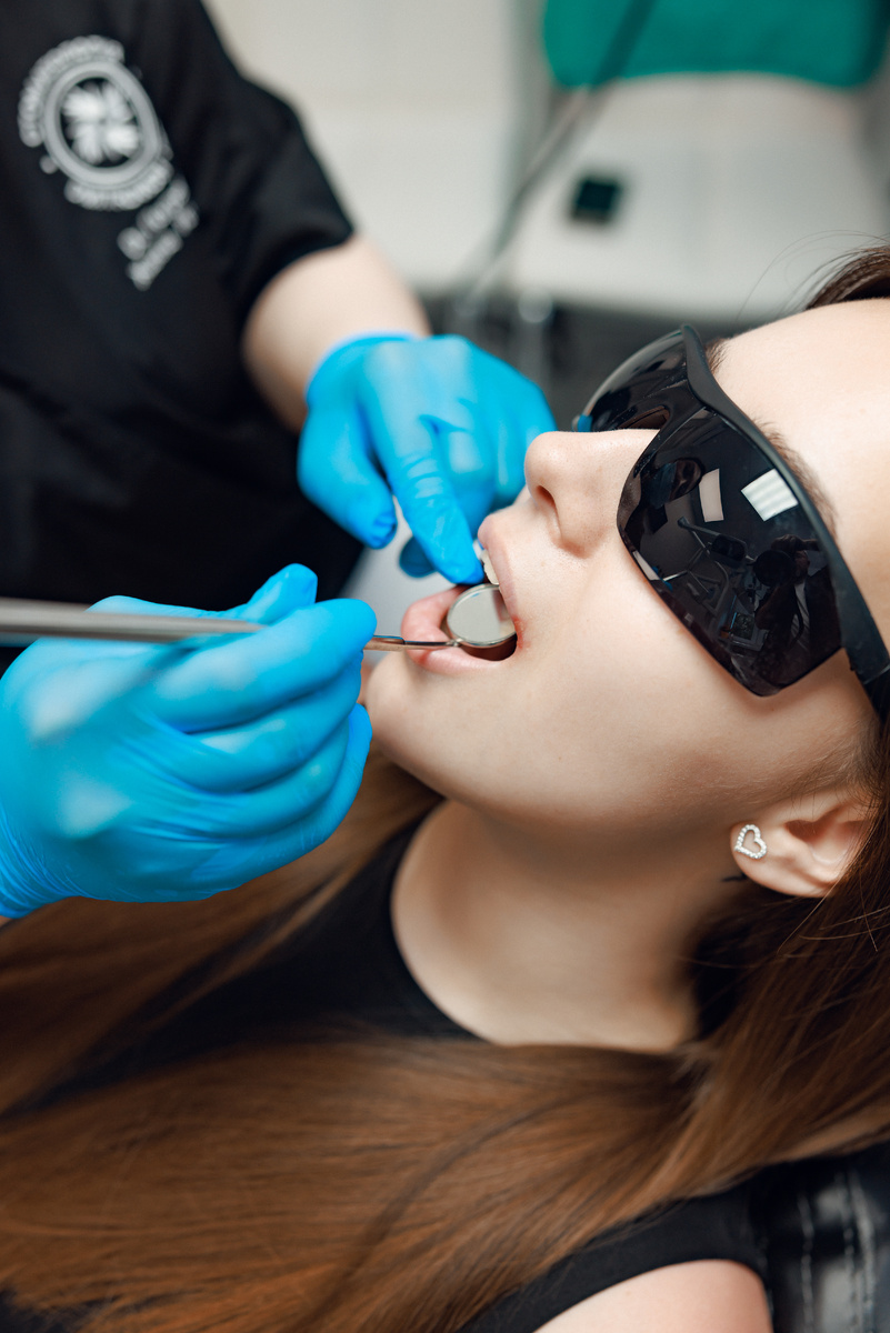 Фотография взята с сайта стоматологии Дмитрович Фэмили https://www.dmitrovich.ru/