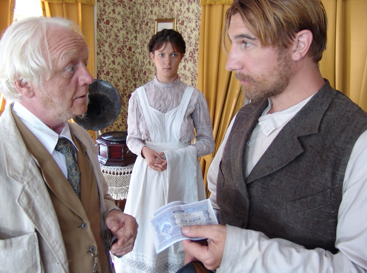 Сергей Угрюмов, кадр из сериала «Пелагия и белый бульдог»