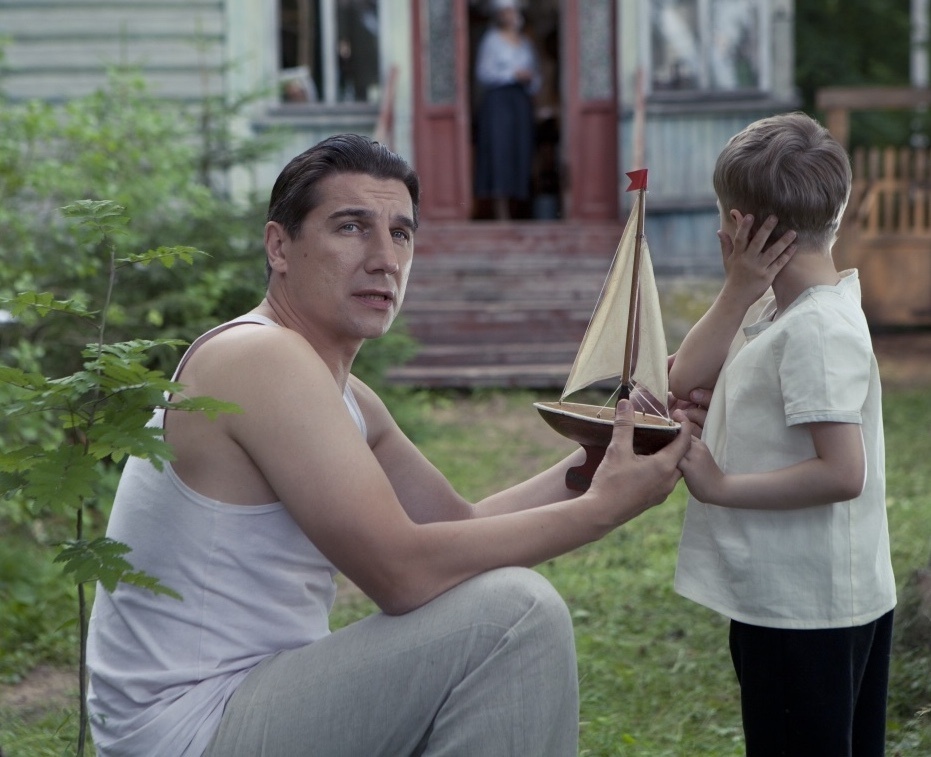 Сергей Угрюмов, кадр из сериала «Спутники»