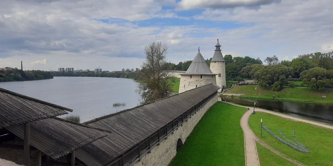 Псков. Еще один древний город относительно недалеко от Питера