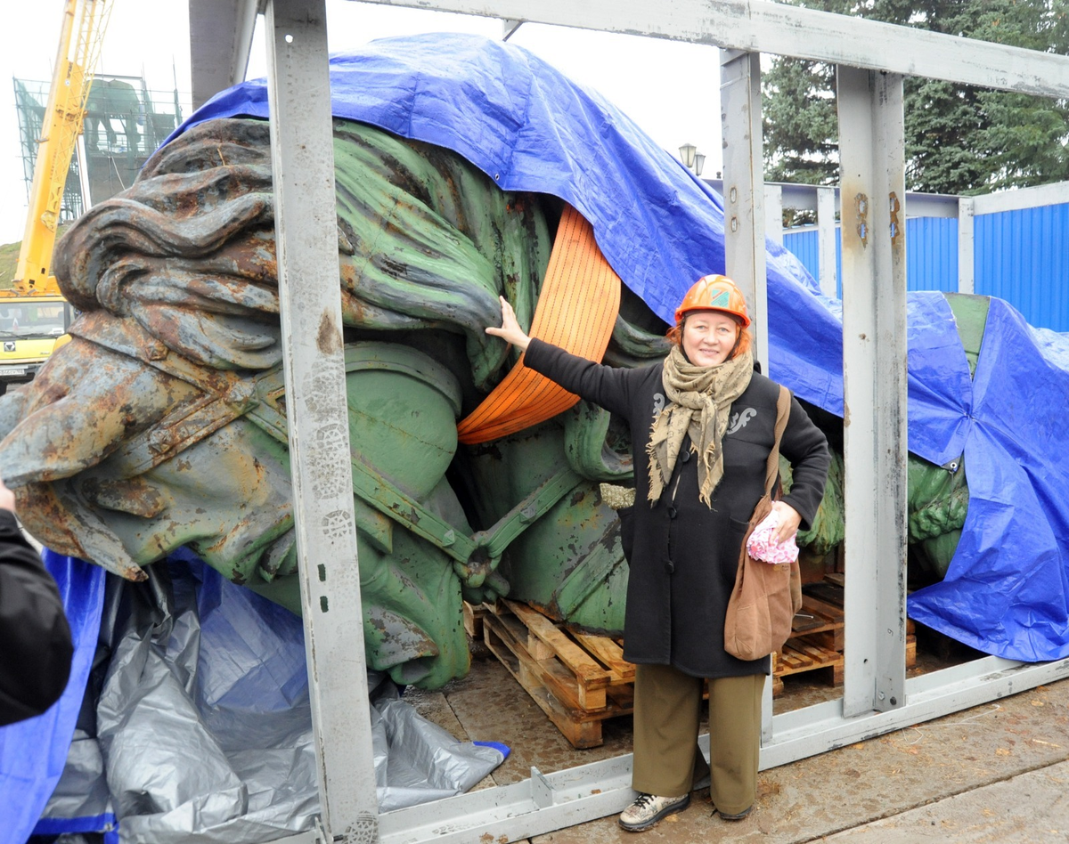 Верхняя часть коня ждет реставрации.Фото:Ринат РАЗАПОВ