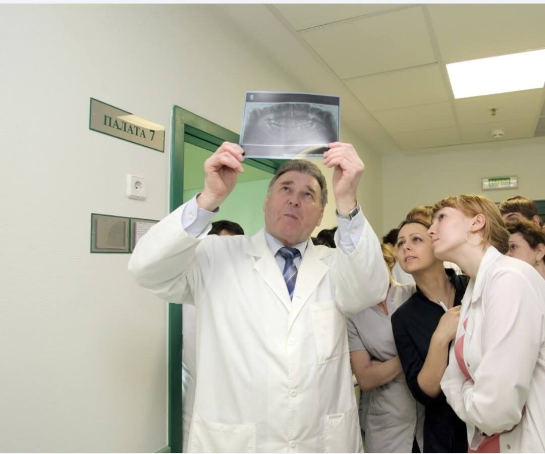 Профессор Рогинский Виталий Владиславович 