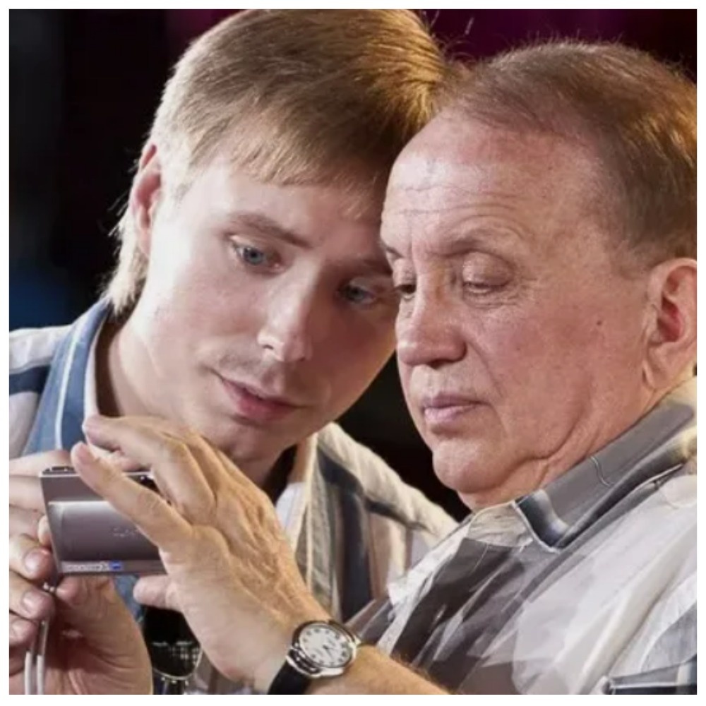 Масляков-младший сидел на репетициях, вникал в тонкости телепроизводства 