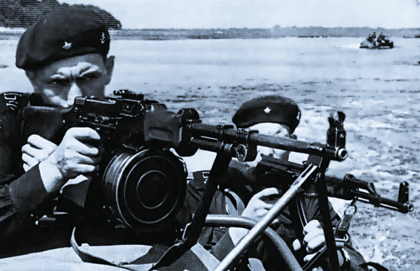 Советские морпехи с РПД.