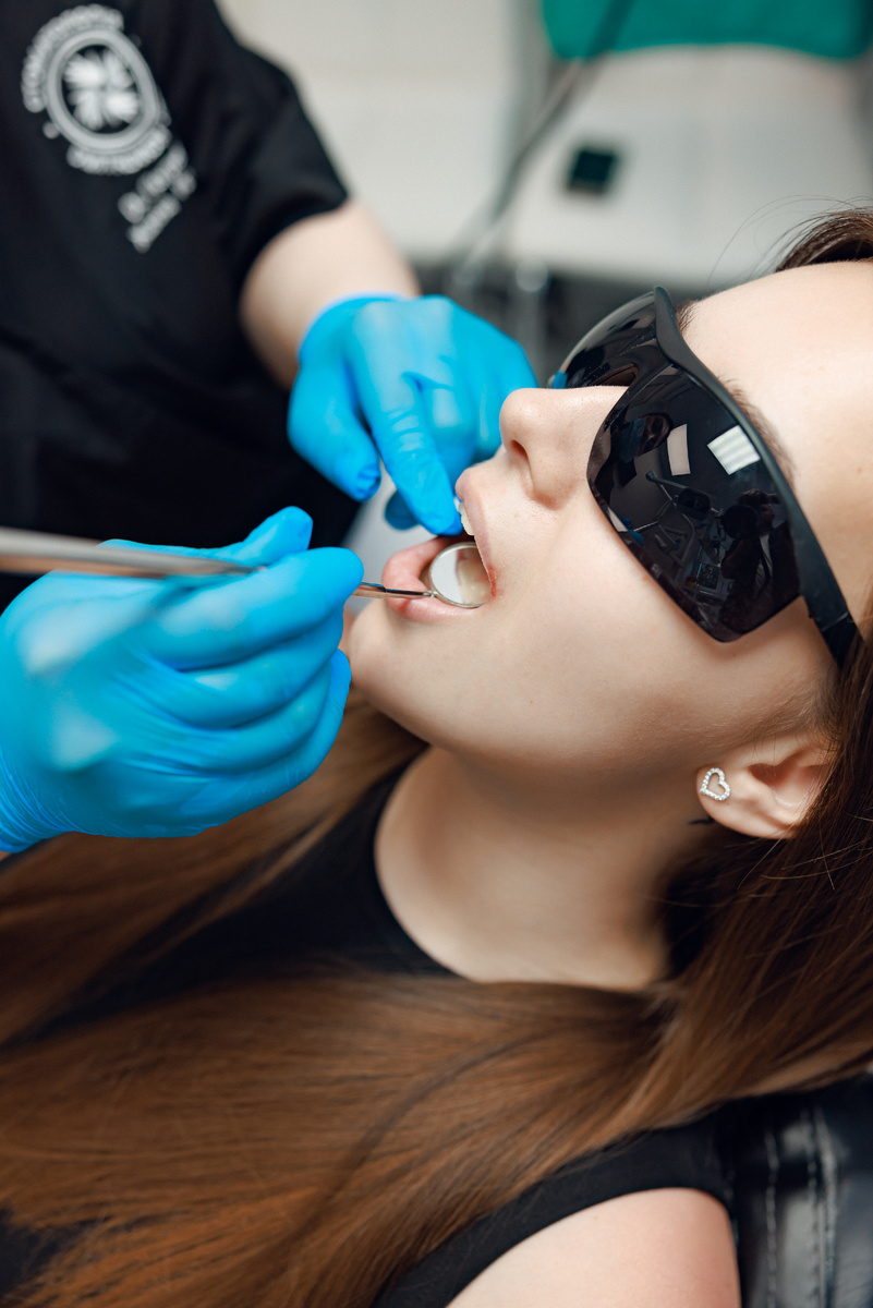 Фотография взята с сайта стоматологии Дмитрович Фэмили https://www.dmitrovich.ru/