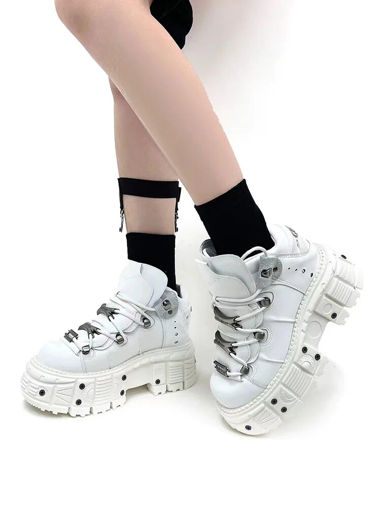 Женские мотоциклетные ботинки в стиле панк, женские кожаные ботинки на платформе, мужские готические ботильоны в стиле рок, обувь на шнуровке с металлическим декором
