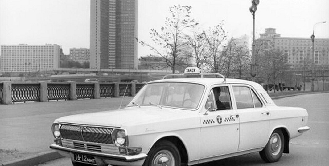 «Пятьдесят копеек за километр»: история советского такси