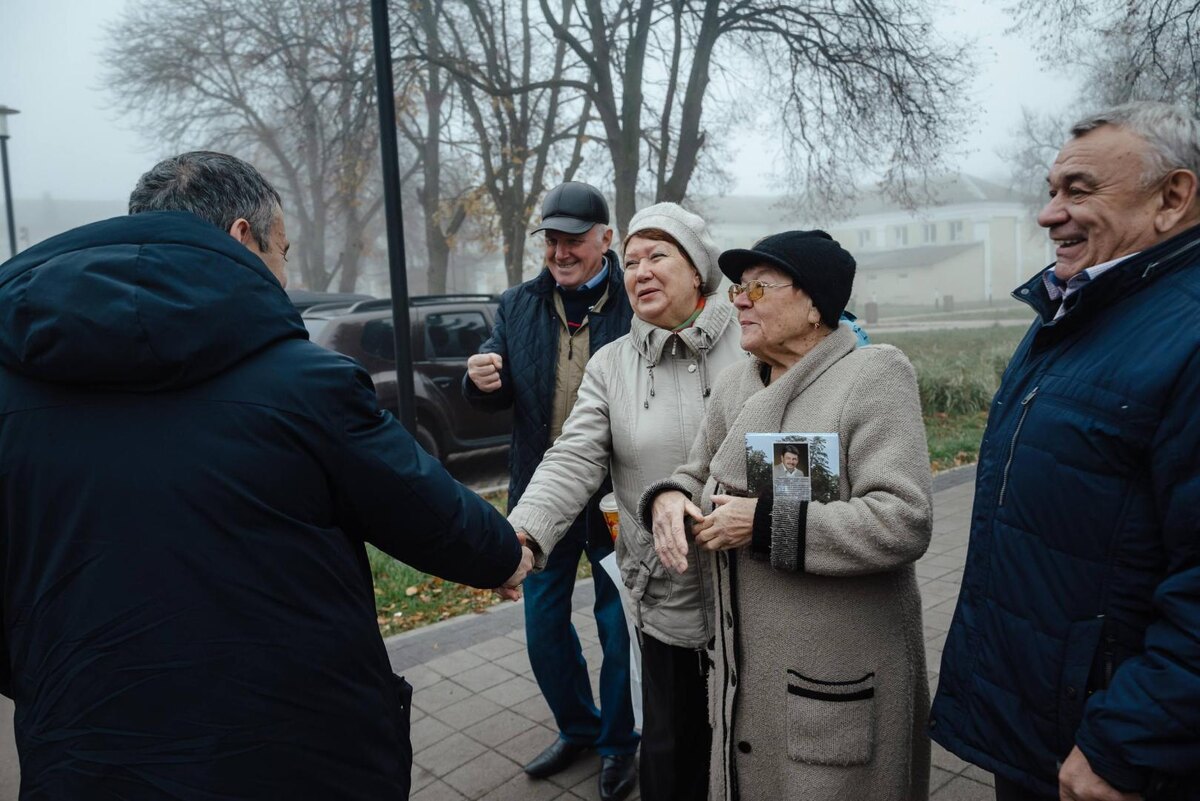    Александр Хинштейн сегодня работал во Льгове Курской области