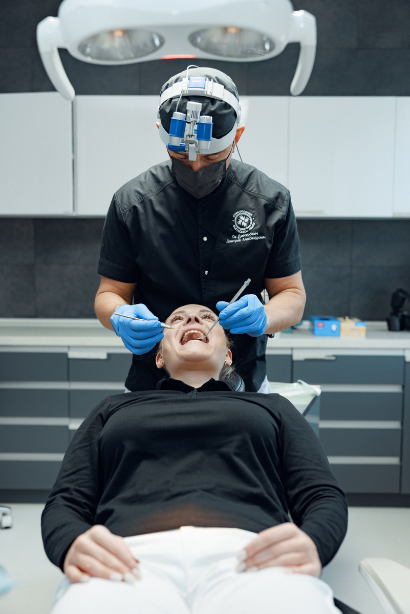 Фотография взята с сайта стоматологии Дмитрович Фэмили https://www.dmitrovich.ru/