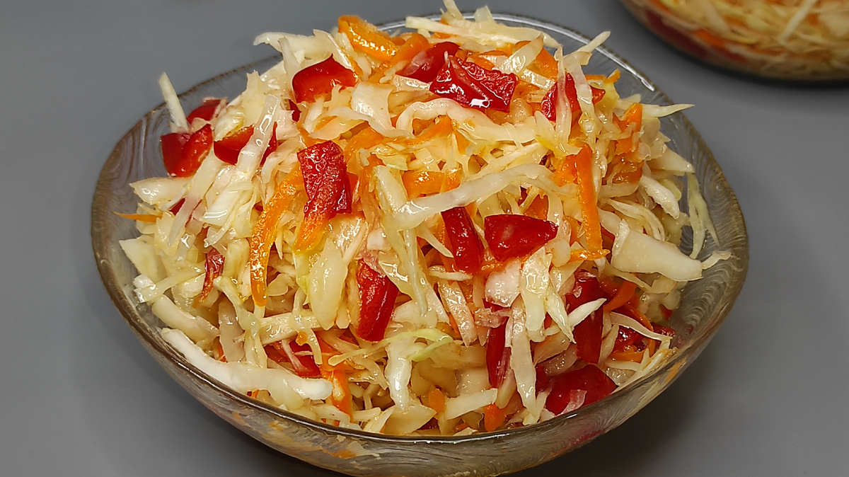 Быстрая маринованная капуста. Фото автора. 