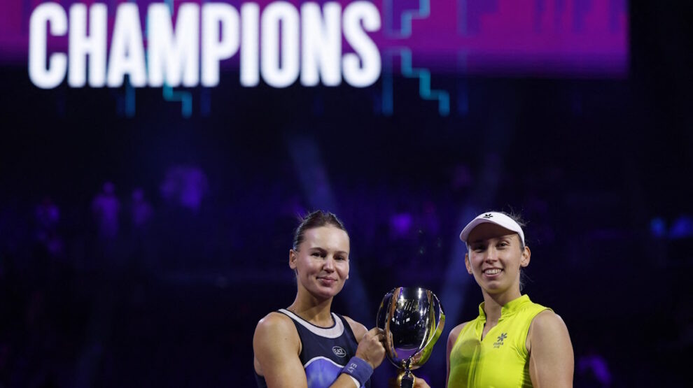    Кудерметова и Мертенс выиграли Итоговый турнир WTA в парном разряде. Фото: REUTERS