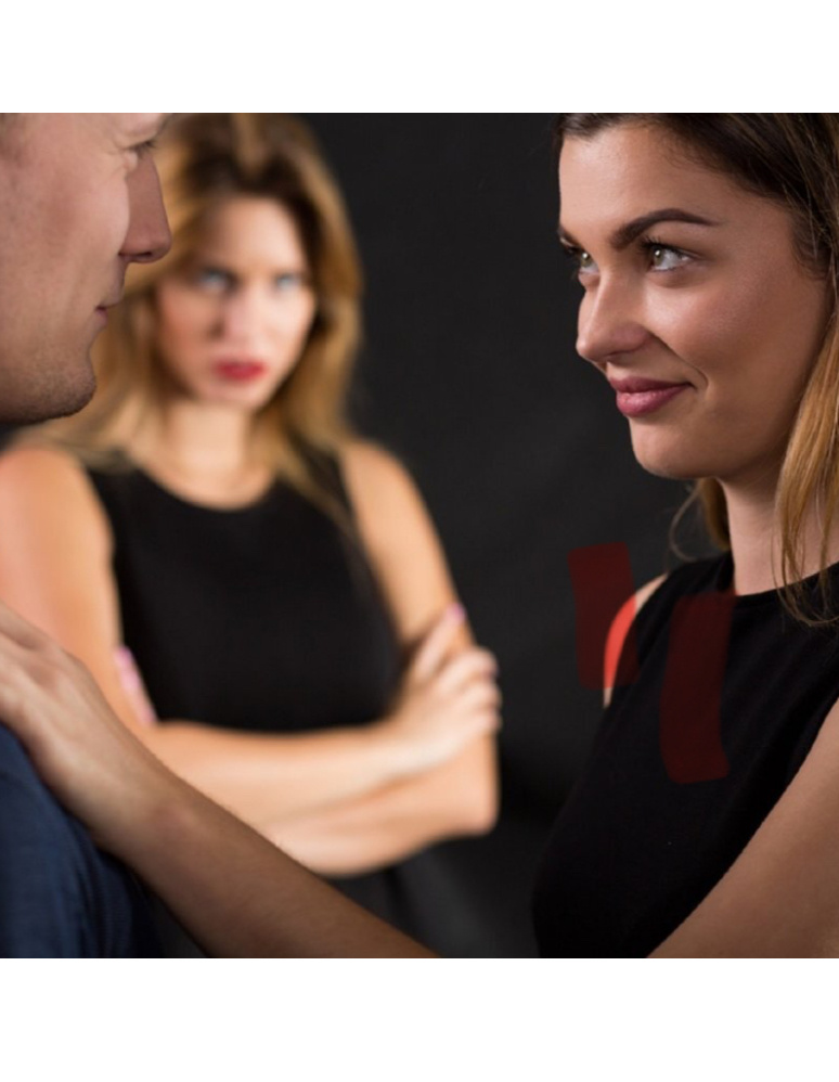 Ревность — это не порок, а естественное чувство. Это сигнал: я боюсь потерять тебя, потому что ты мне дорог. Когда человек совсем не ревнует — возникает вопрос, а не всё ли ему равно? Ведь равнодушие — вот настоящая угроза отношениям. Но, конечно, всё хорошо в меру. Адекватная ревность — это как перец в блюде: придаёт вкус, но не сжигает всё дотла. Болезненная, тотальная ревность — уже не про любовь, а про контроль и страхи из прошлого. Настоящая зрелая ревность — это не скандалы, а честный разговор: мне важно, чтобы ты был(а) рядом.