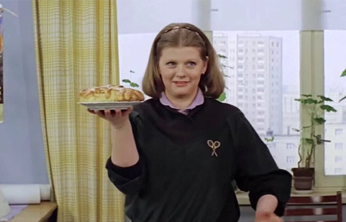 Пирог с яблоками получается сочным и ароматным!