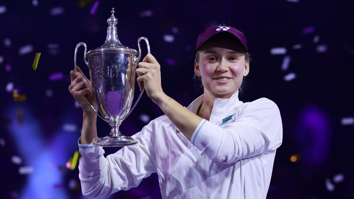    Елена Рыбакина впервые в карьере выиграла Итоговый турнир WTA. Reuters
