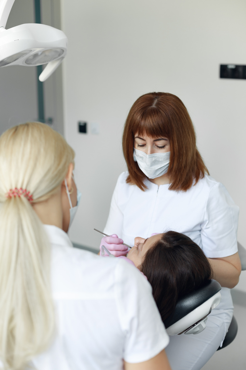 Фотография взята с сайта стоматологии Дмитрович Фэмили https://www.dmitrovich.ru/